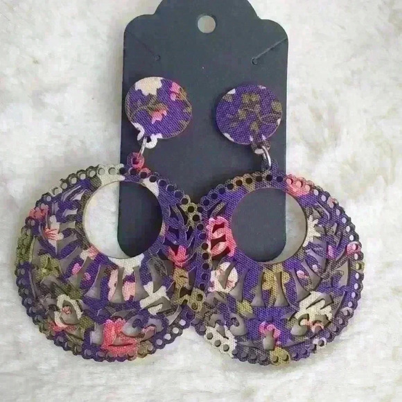 3/$15 New Purple Wooden Floral Fabric Earrings - Picture 3 of 3